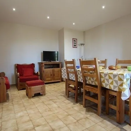 Holiday home Gite Restaure Avec Grand Terrain Clos, Salle De Jeux, Proche Du Puy En Velay Et Chavaniac-Lafayette - Fr-1-582-297