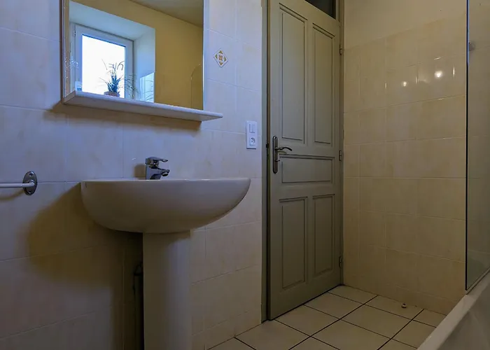 Restaure Avec Grand Terrain Clos, Salle De Jeux, Proche Du Puy En Velay Et Chavaniac-lafayette - Fr-1-582-297 * Jax