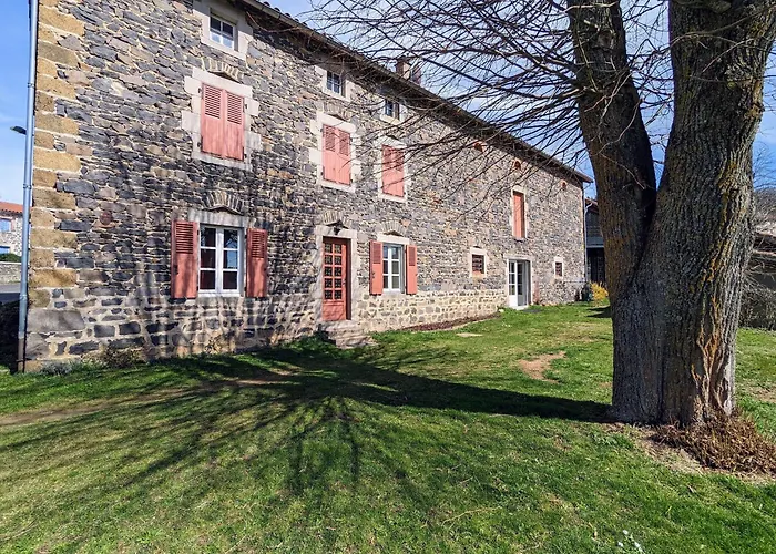 Ferienhaus Restaure Avec Grand Terrain Clos, Salle De Jeux, Proche Du Puy En Velay Et Chavaniac-lafayette - Fr-1-582-297 Jax