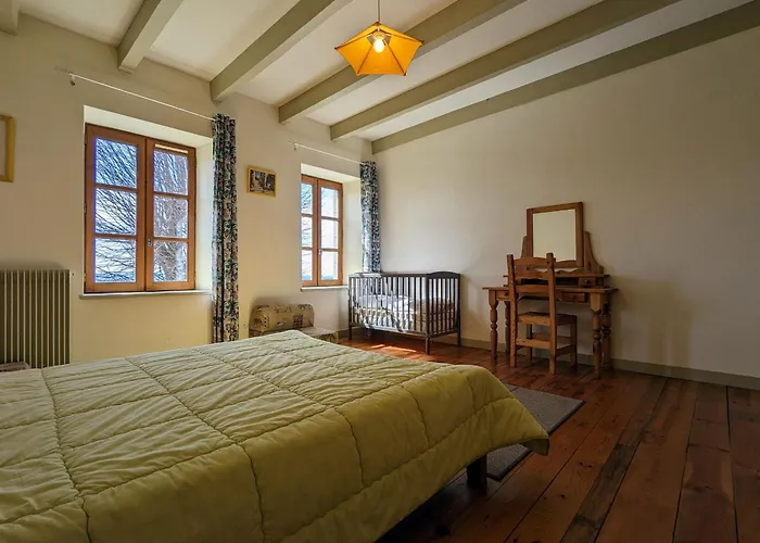 Restaure Avec Grand Terrain Clos, Salle De Jeux, Proche Du Puy En Velay Et Chavaniac-lafayette - Fr-1-582-297 * Jax